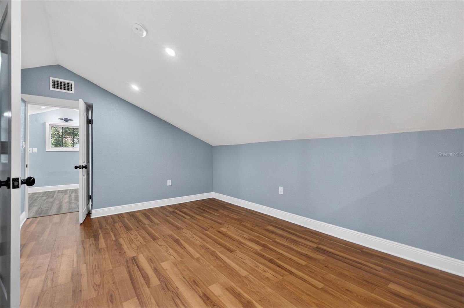 2835 W SHELTON AVE, TAMPA, FL, 33611