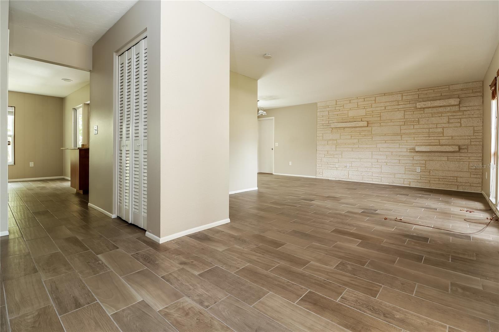 1124 DANNY DR, SARASOTA, FL, 34243