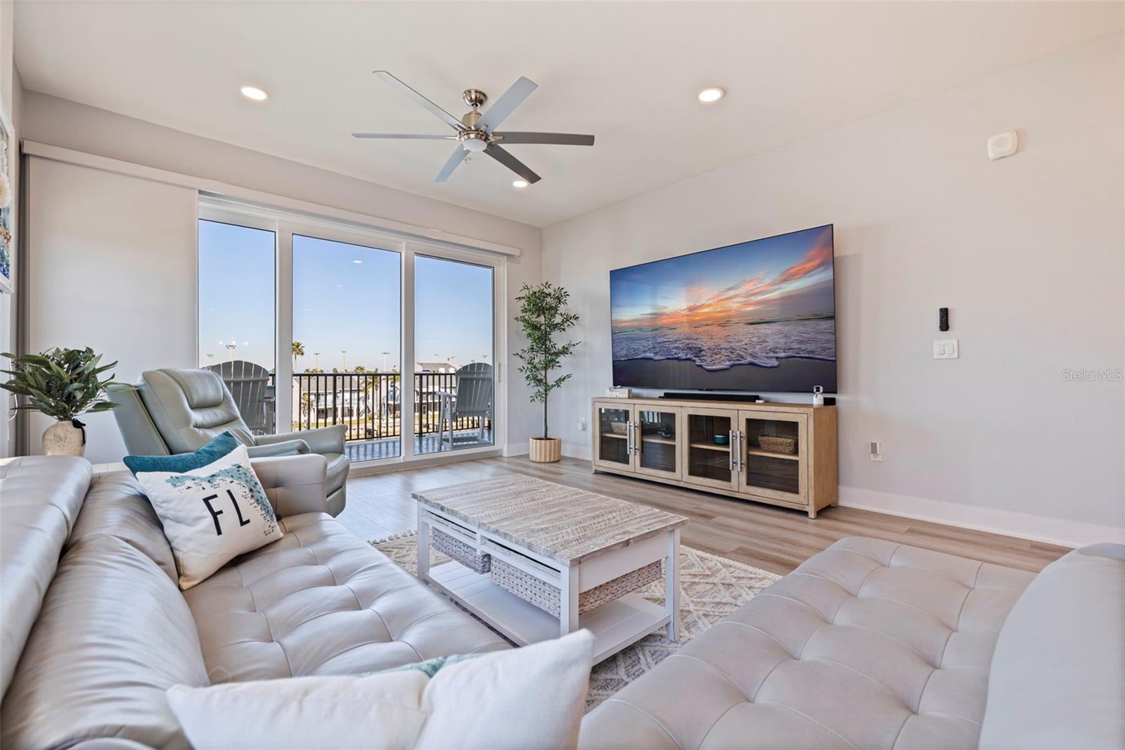 400 150TH AVE #307, MADEIRA BEACH, FL, 33708