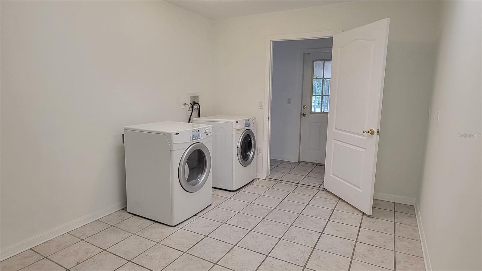 2800 HAMMOCK GROVE RD, GROVELAND, FL, 34736