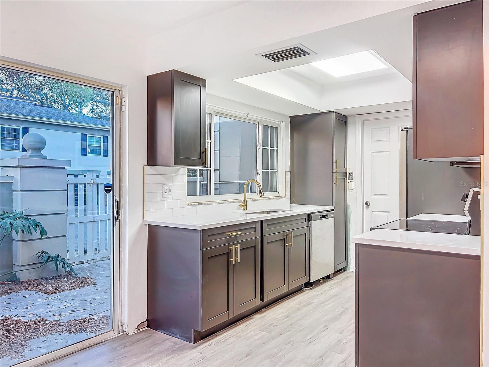 6233 DEWDROP WAY, TAMPA, FL, 33617