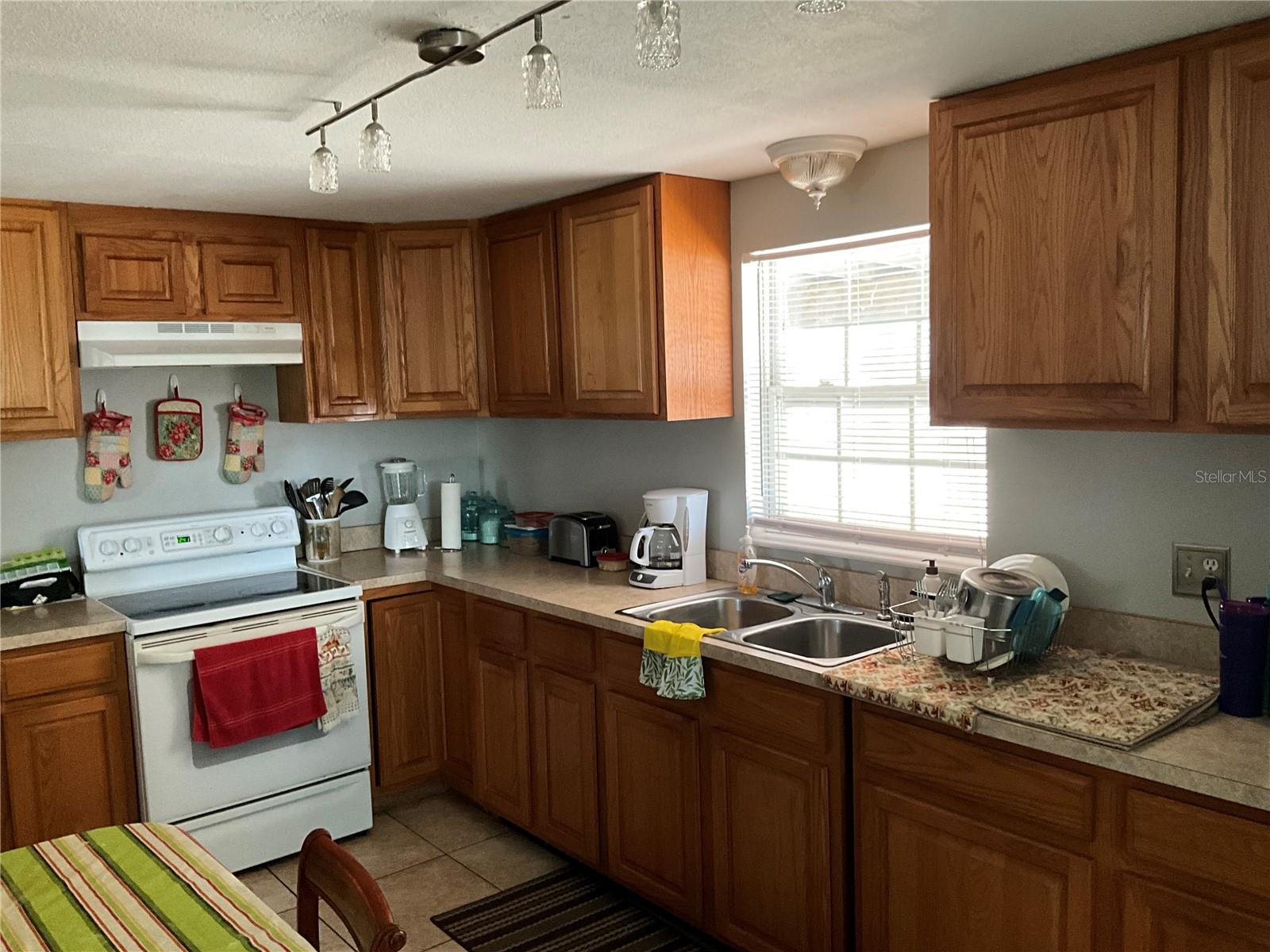 20735 SE HIGHWAY 42, UMATILLA, FL, 32784