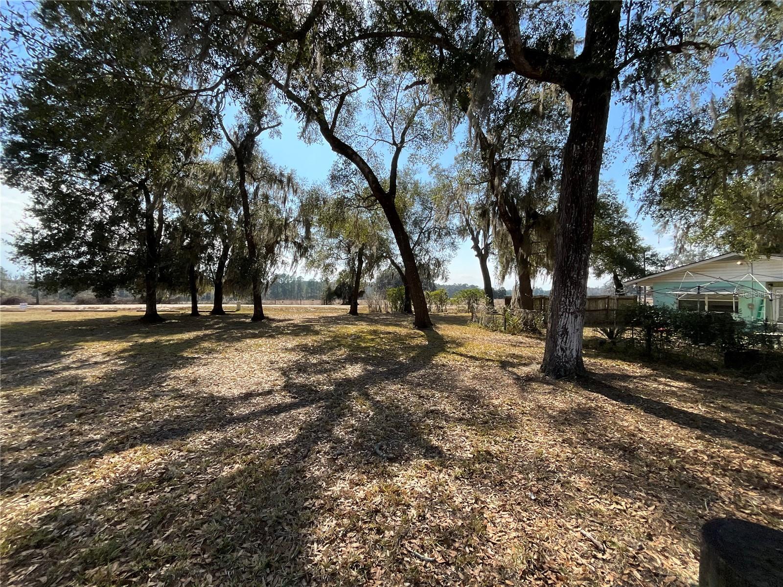 20735 SE HIGHWAY 42, UMATILLA, FL, 32784