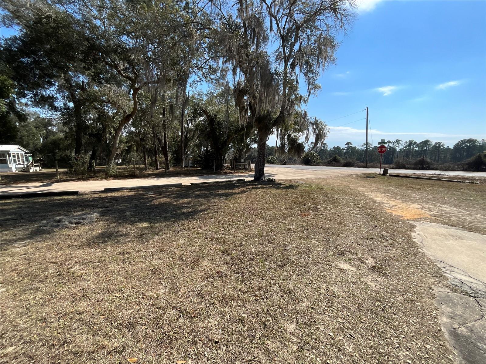 20735 SE HIGHWAY 42, UMATILLA, FL, 32784