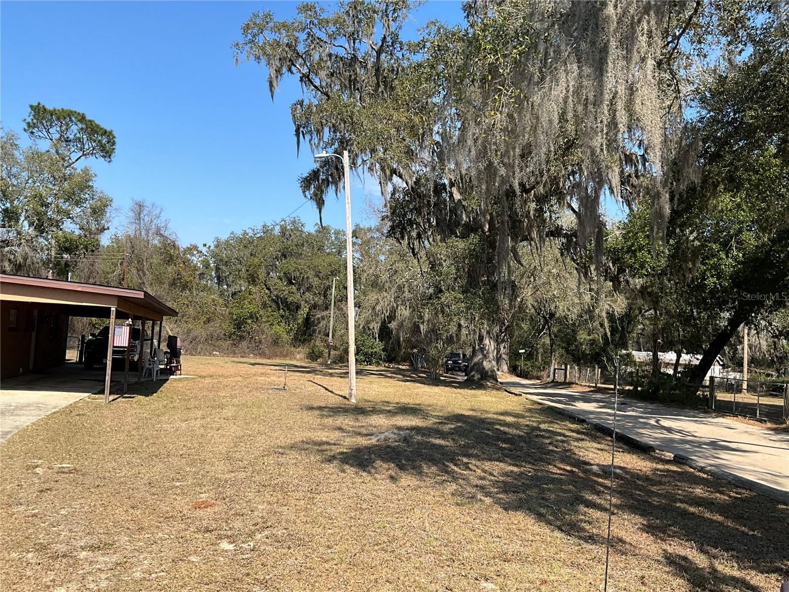 20735 SE HIGHWAY 42, UMATILLA, FL, 32784