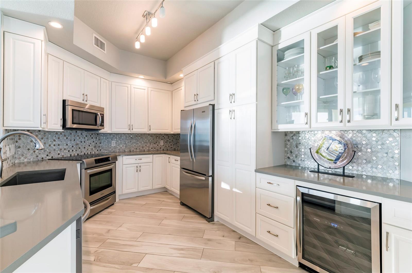 1170 GULF BLVD #2203, CLEARWATER BEACH, FL, 33767