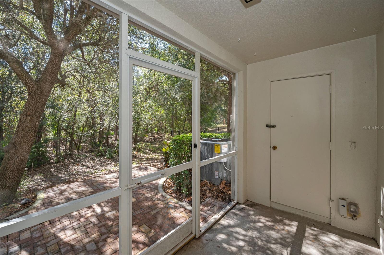 9614 CHARLESBERG DR, TAMPA, FL, 33635