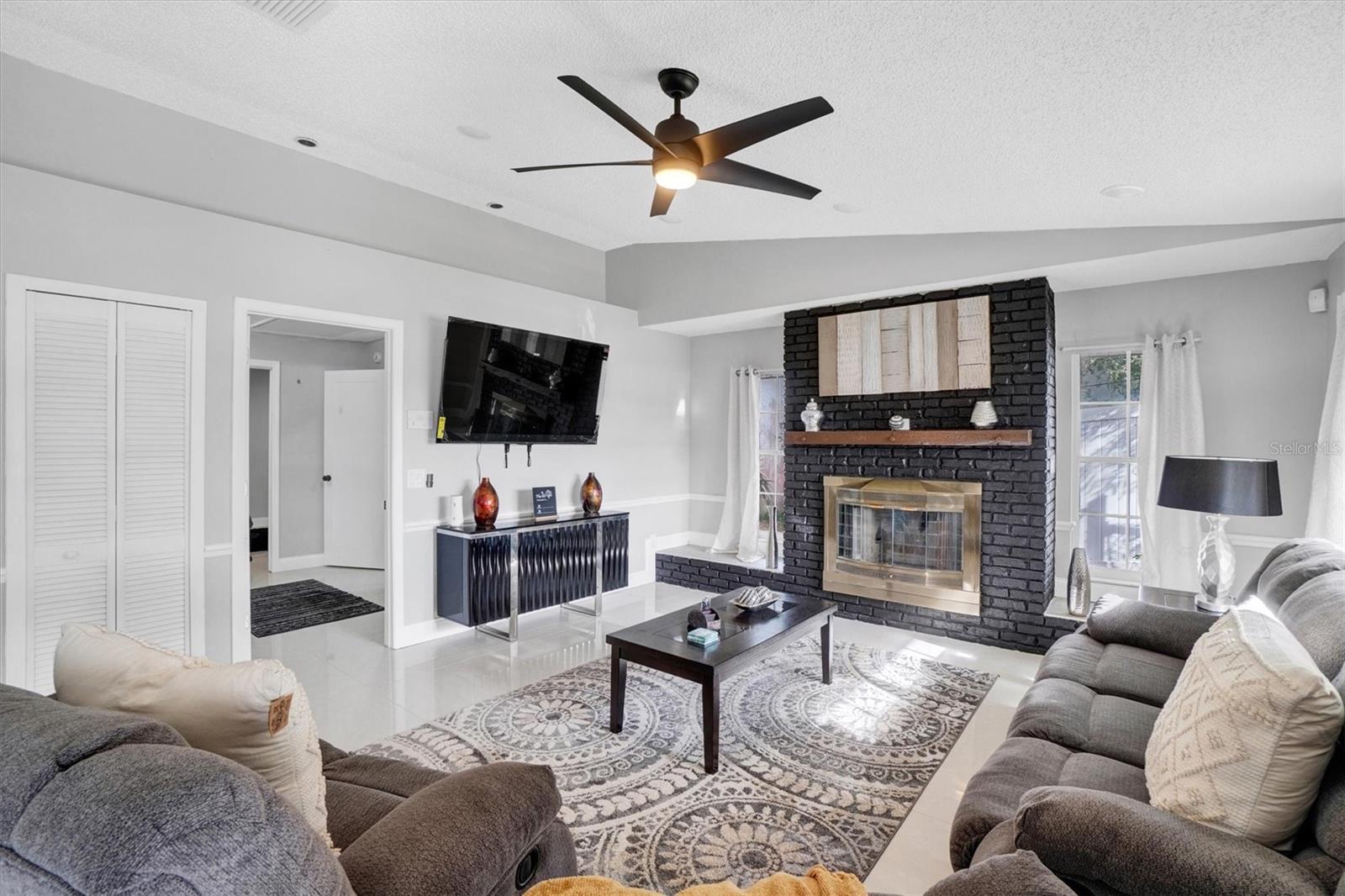 216 N GRIFFIN DR, CASSELBERRY, FL, 32707