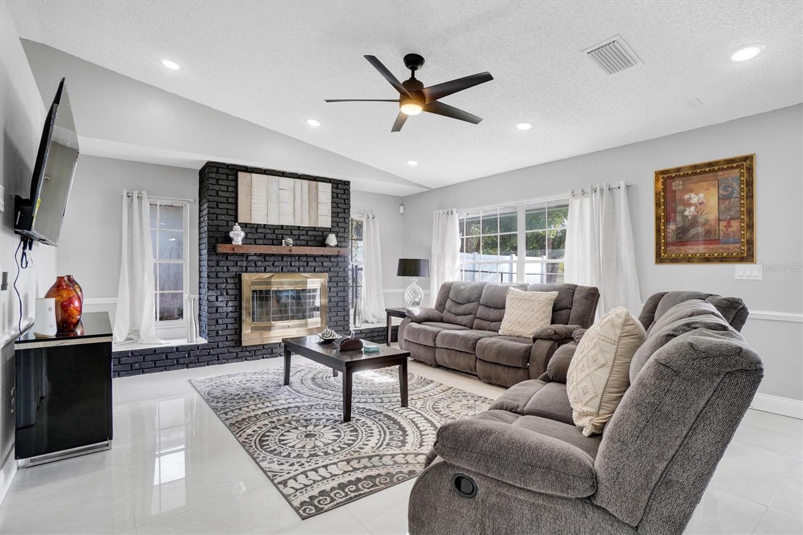 216 N GRIFFIN DR, CASSELBERRY, FL, 32707