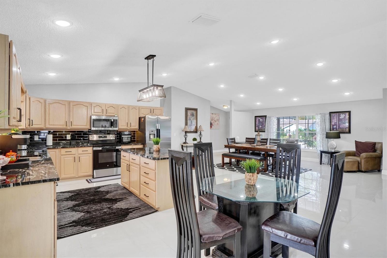 216 N GRIFFIN DR, CASSELBERRY, FL, 32707