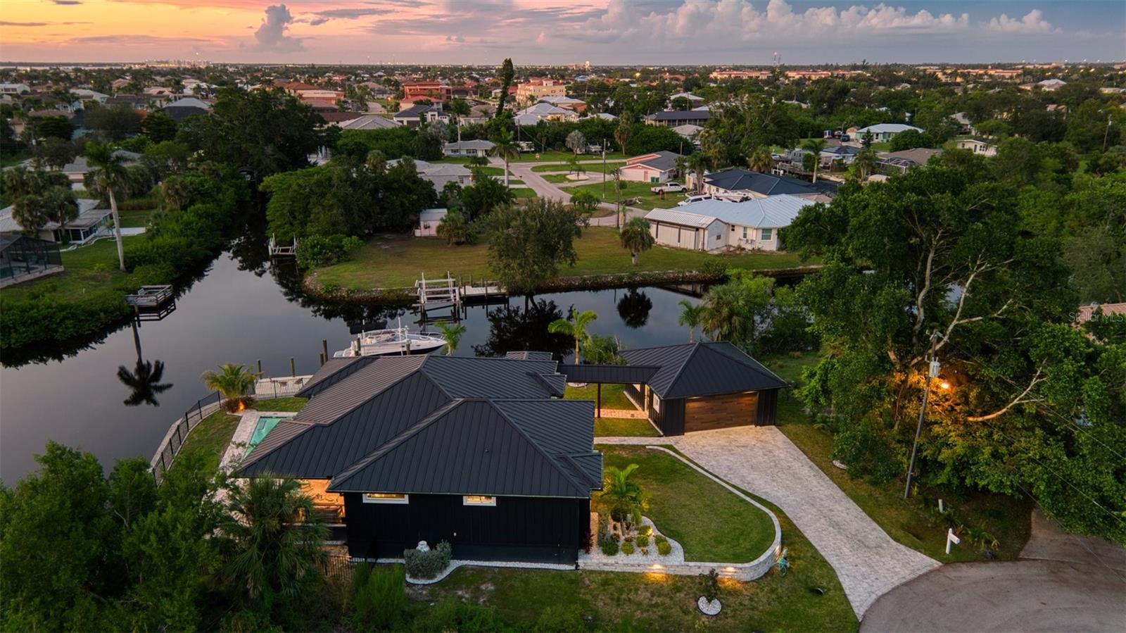 3001 BANYAN WAY, PUNTA GORDA, FL, 33950