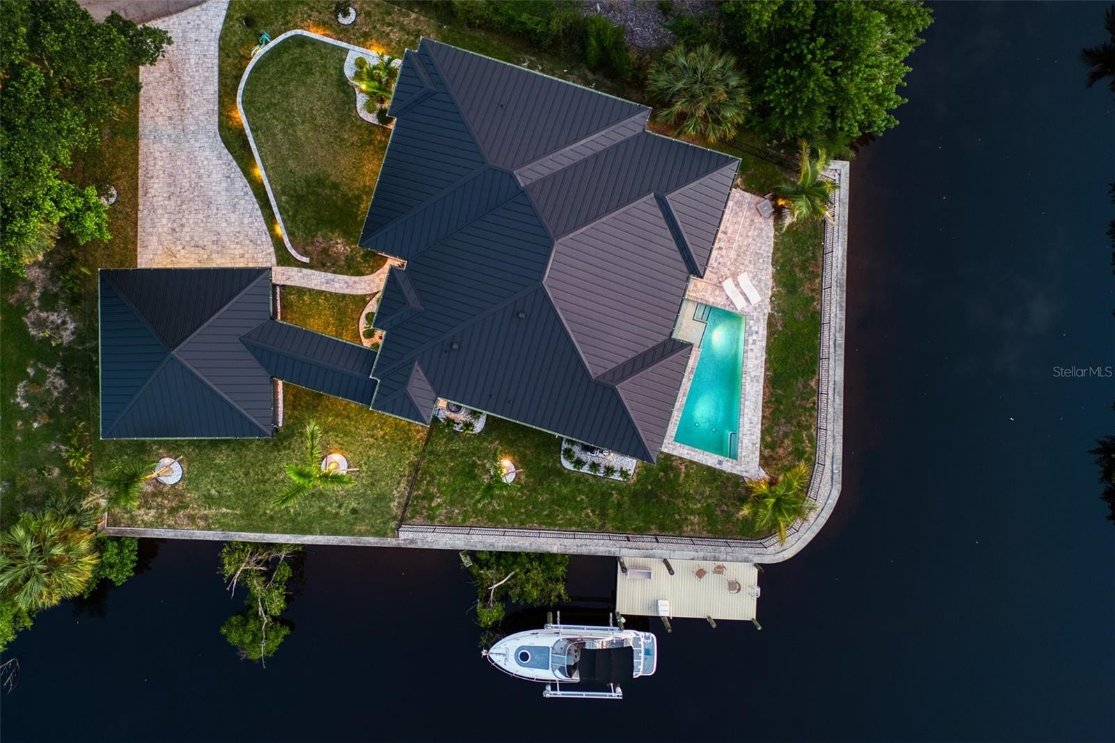 3001 BANYAN WAY, PUNTA GORDA, FL, 33950