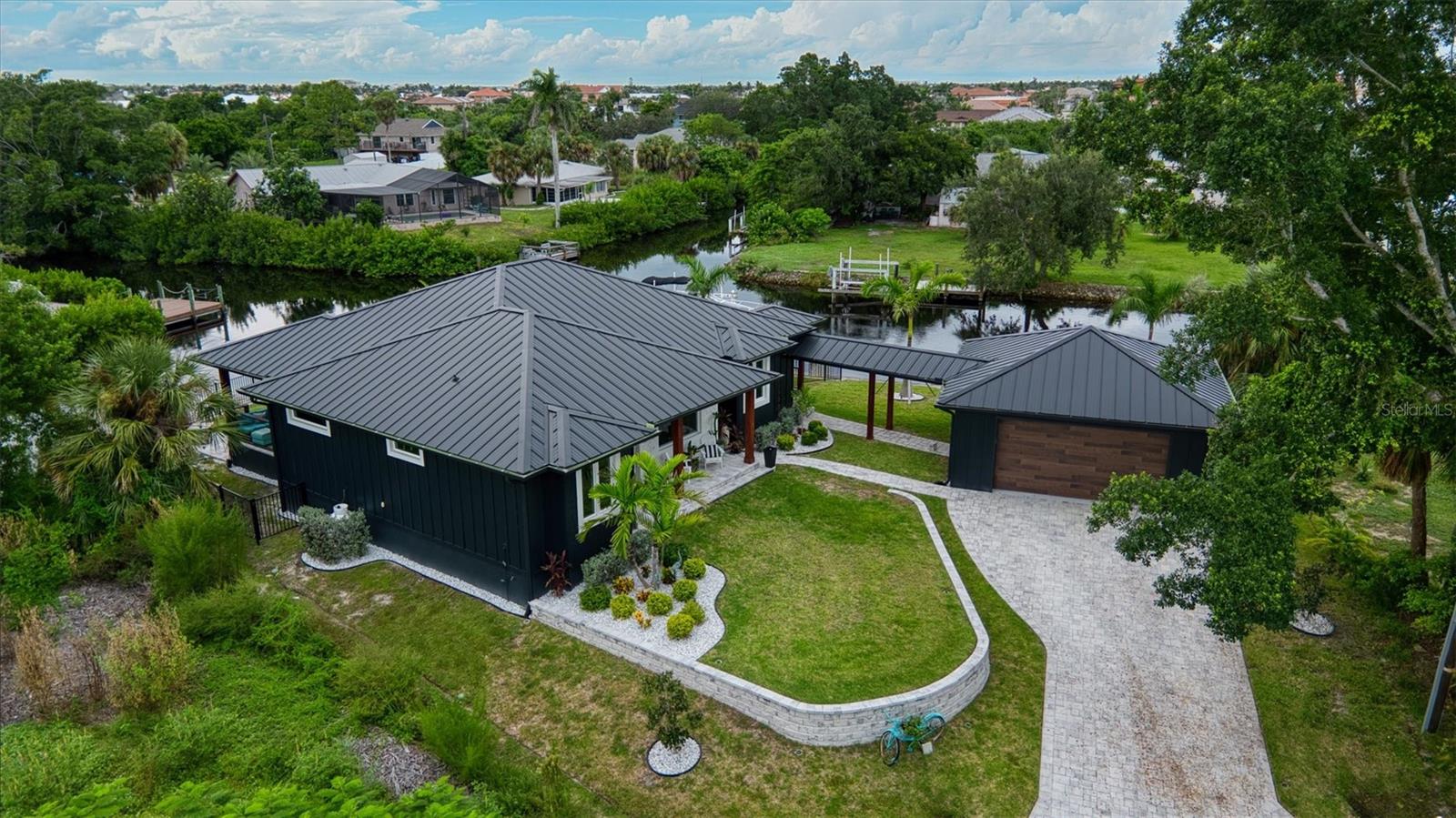 3001 BANYAN WAY, PUNTA GORDA, FL, 33950