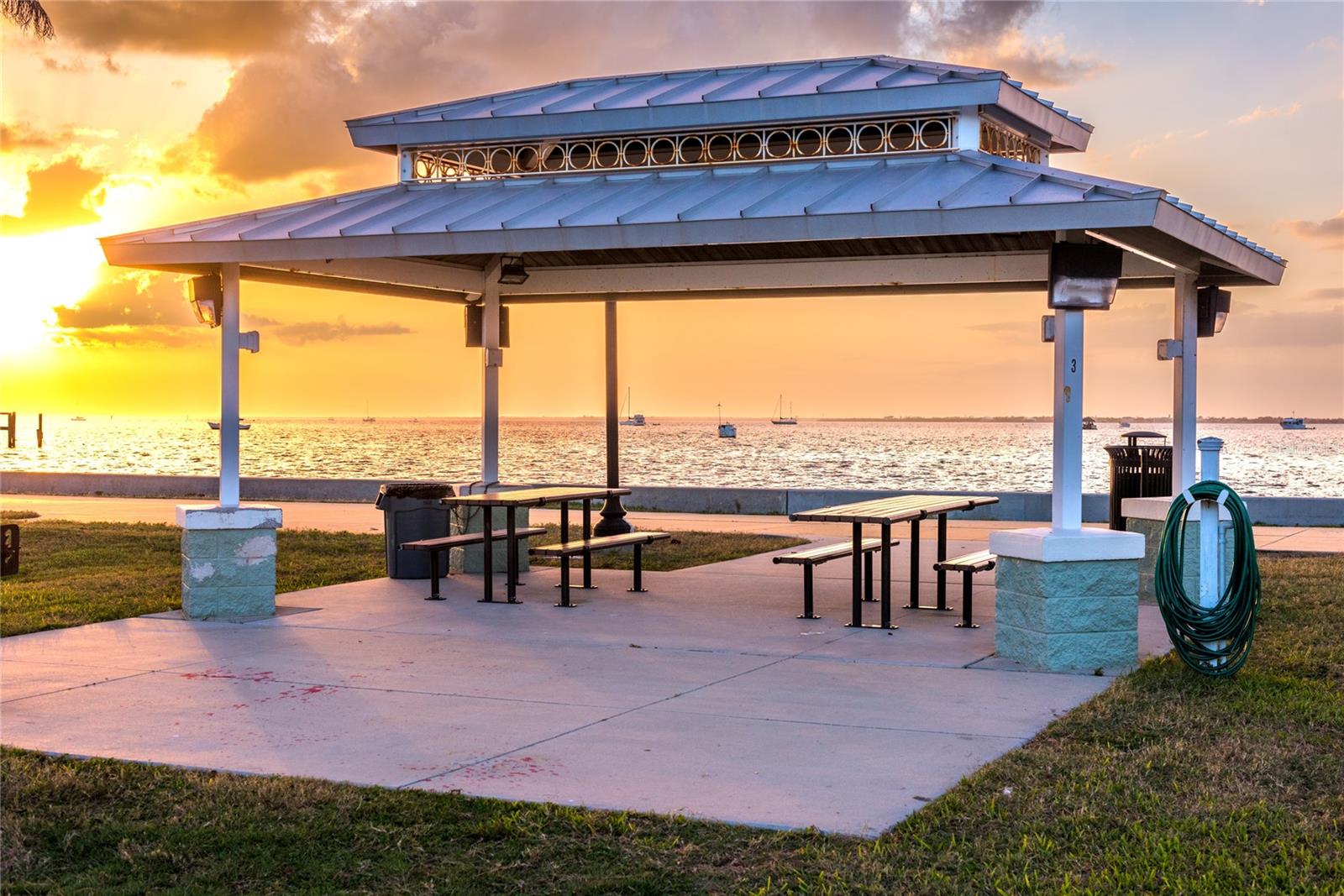 3001 BANYAN WAY, PUNTA GORDA, FL, 33950