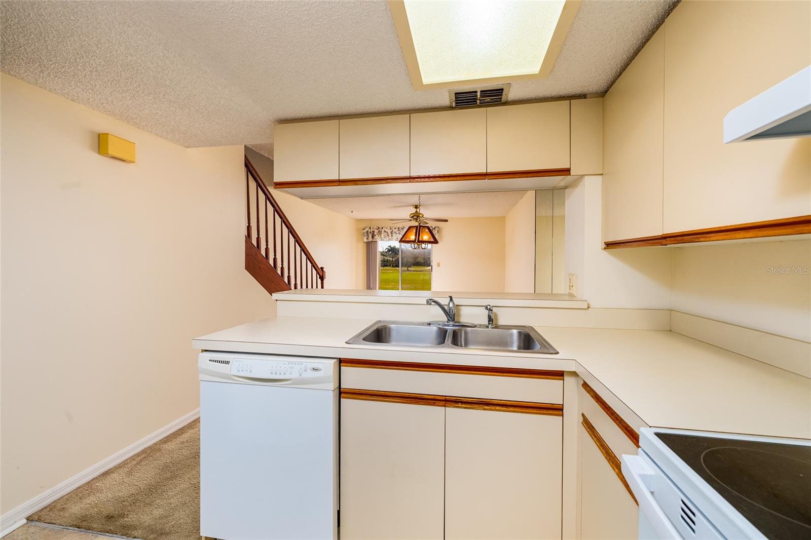 9252 WESTLINKS TER, SEMINOLE, FL, 33777