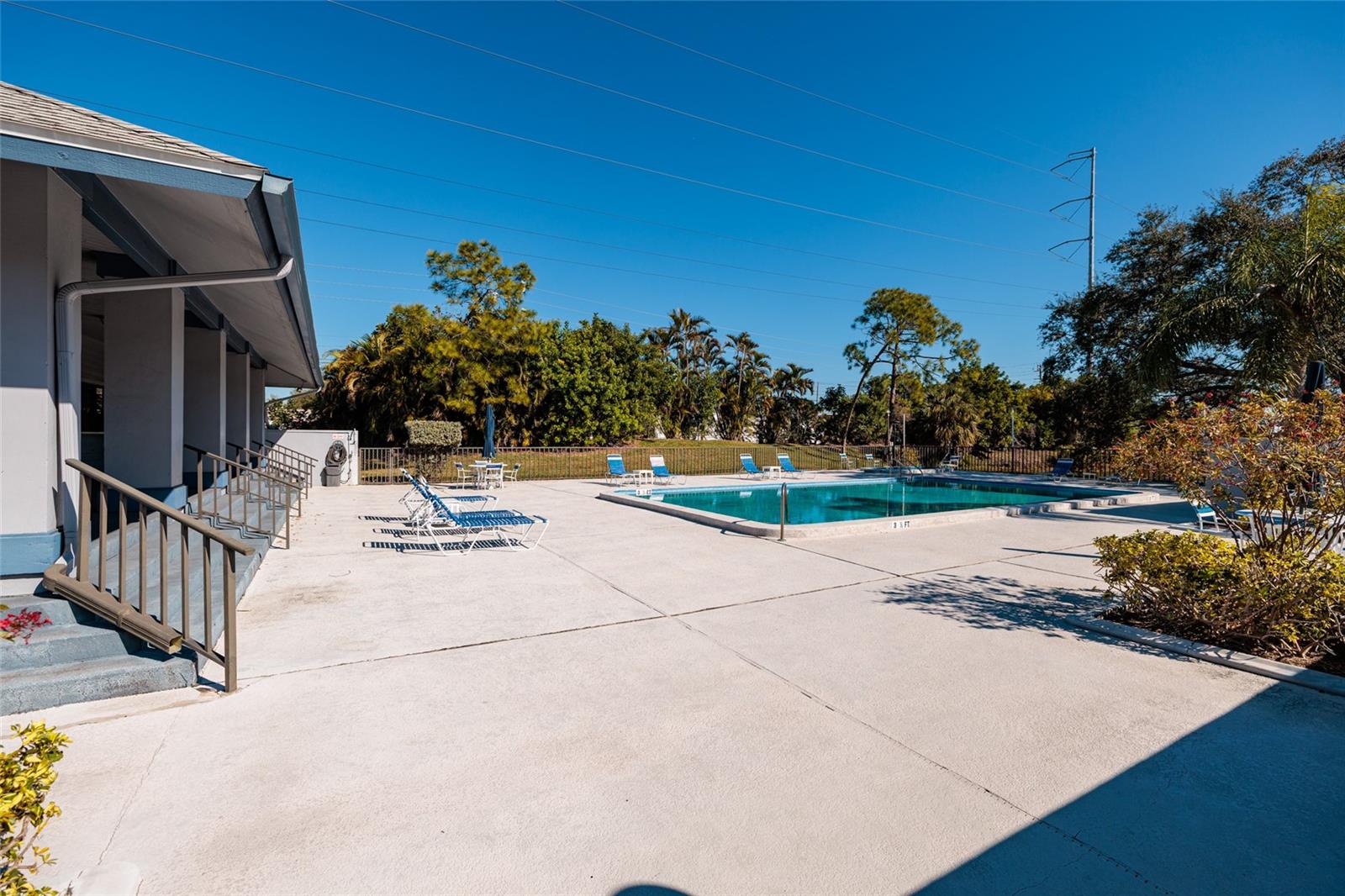 9252 WESTLINKS TER, SEMINOLE, FL, 33777