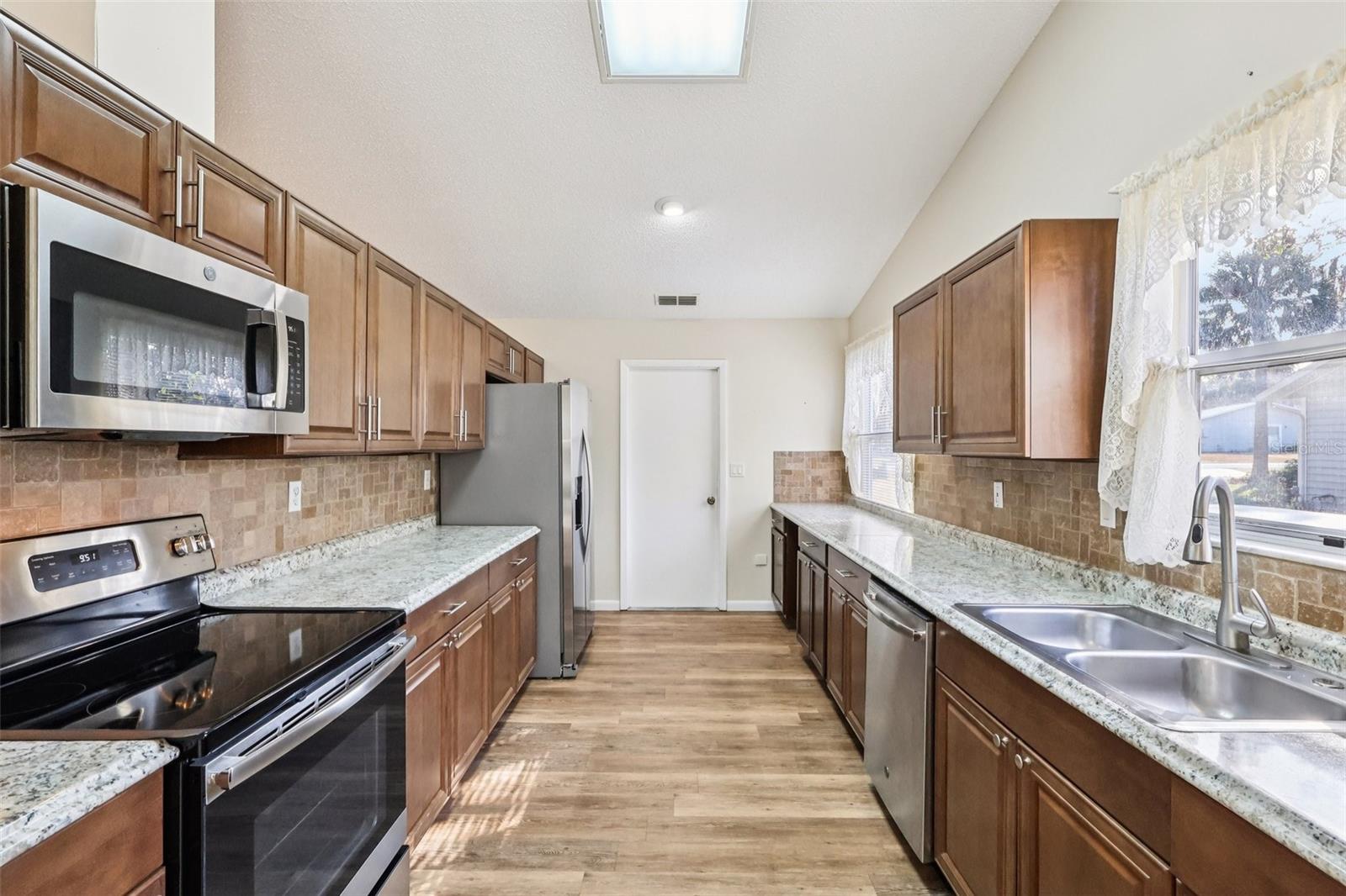 318 SKYE CT, LEESBURG, FL, 34788