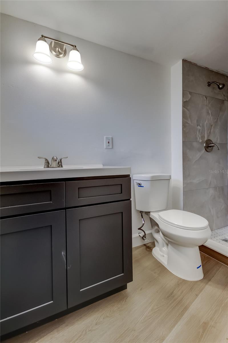 1000 39TH AVE NE, ST PETERSBURG, FL, 33703