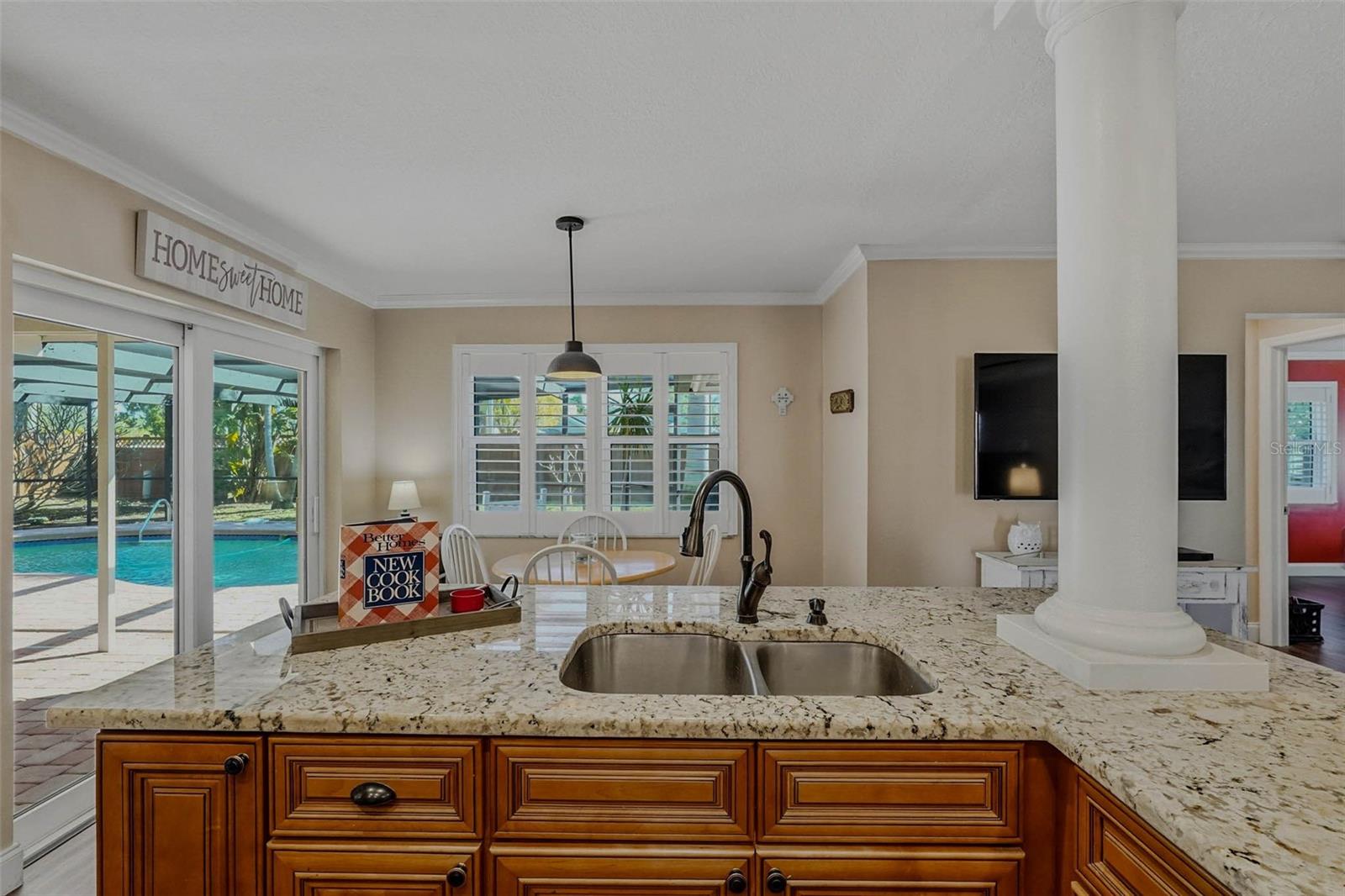 10099 LINDEN PLACE DR, SEMINOLE, FL, 33776