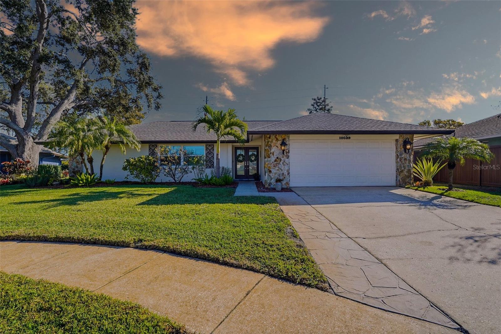 10099 LINDEN PLACE DR, SEMINOLE, FL, 33776