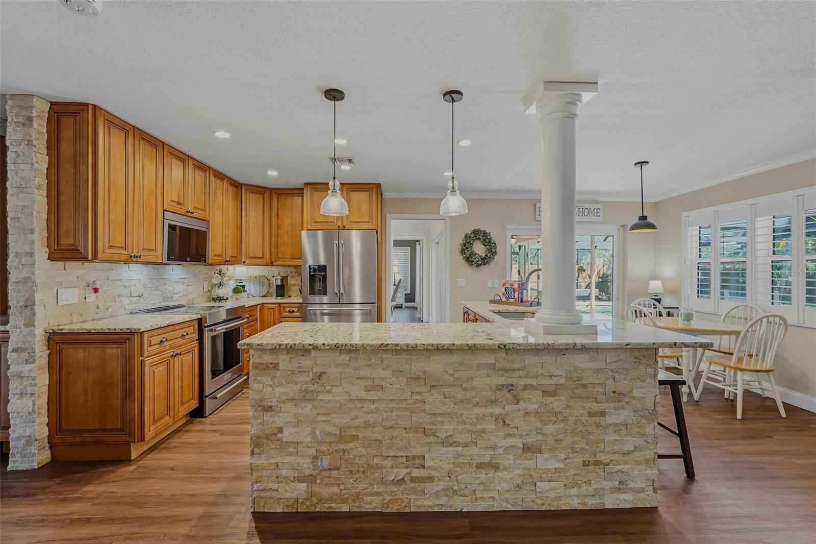 10099 LINDEN PLACE DR, SEMINOLE, FL, 33776