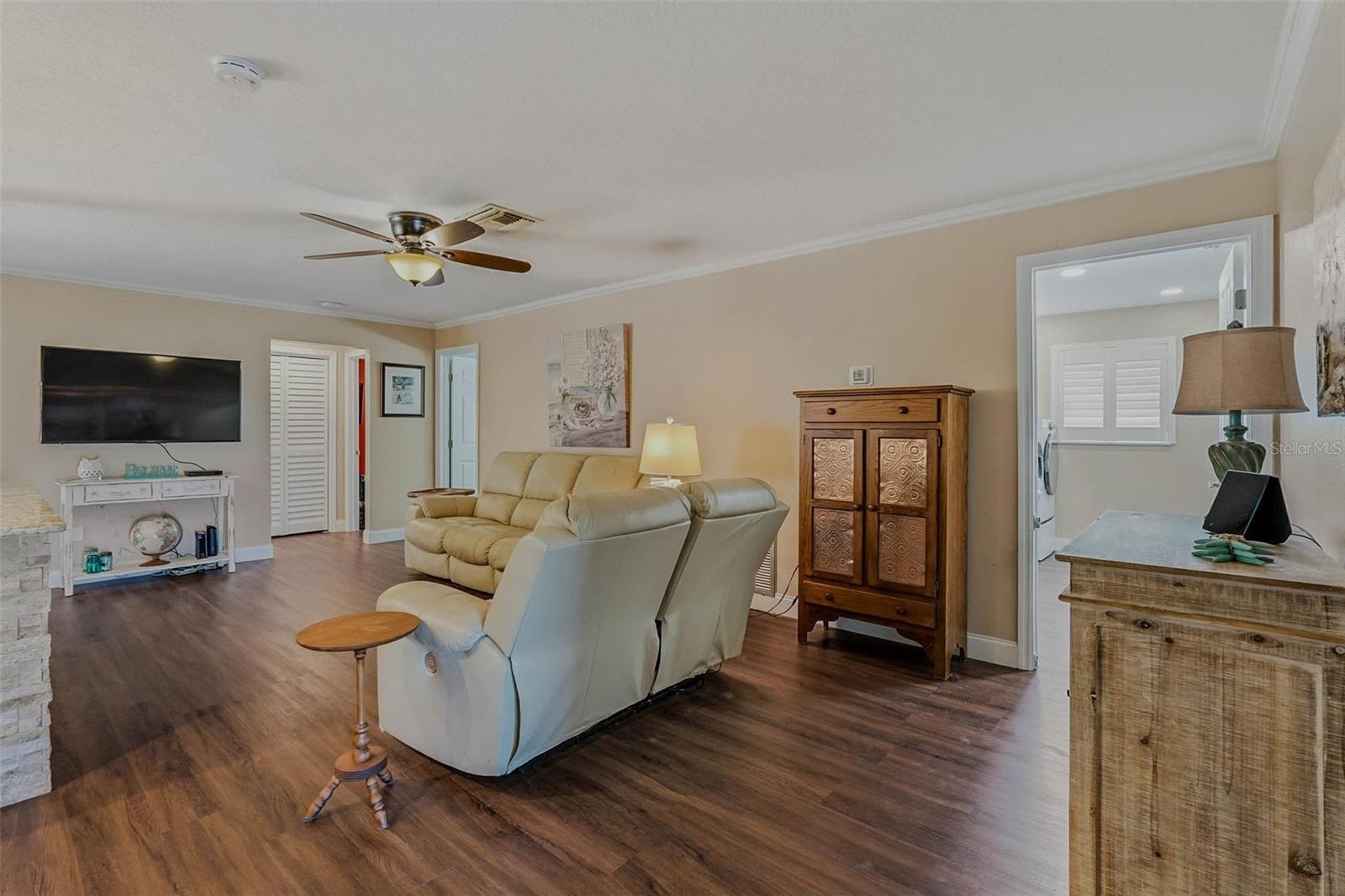 10099 LINDEN PLACE DR, SEMINOLE, FL, 33776