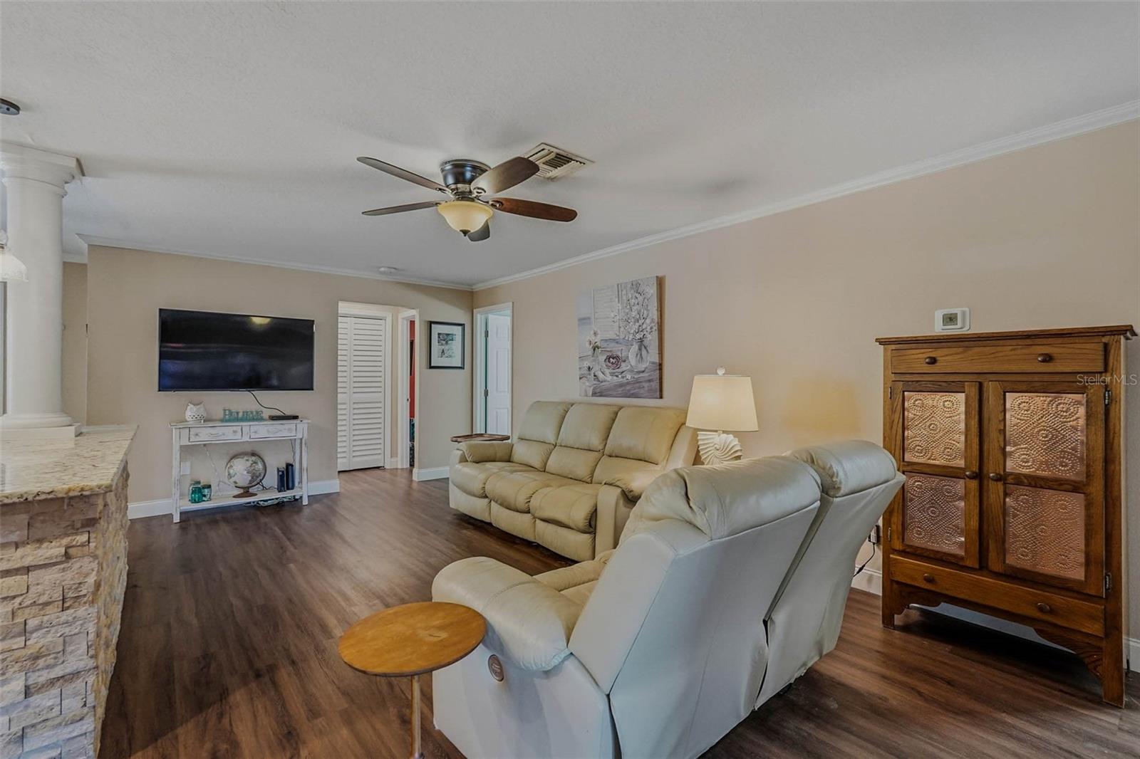 10099 LINDEN PLACE DR, SEMINOLE, FL, 33776