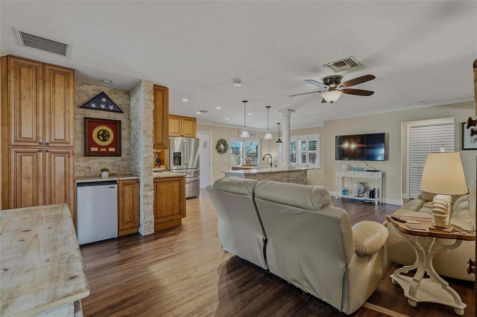 10099 LINDEN PLACE DR, SEMINOLE, FL, 33776