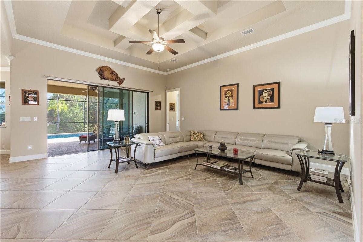 8 COCHRAN LN, PALM COAST, FL, 32137