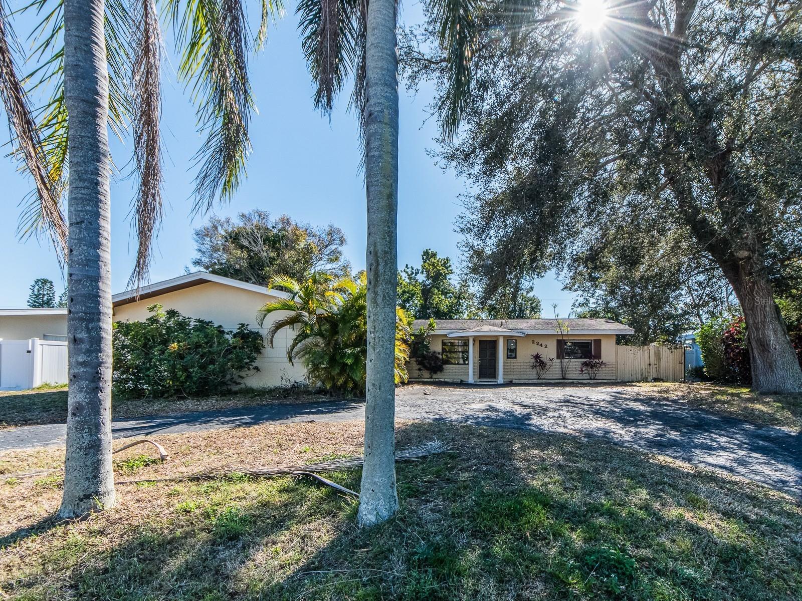 2242 INDIAN AVE S, BELLEAIR BLUFFS, FL, 33770