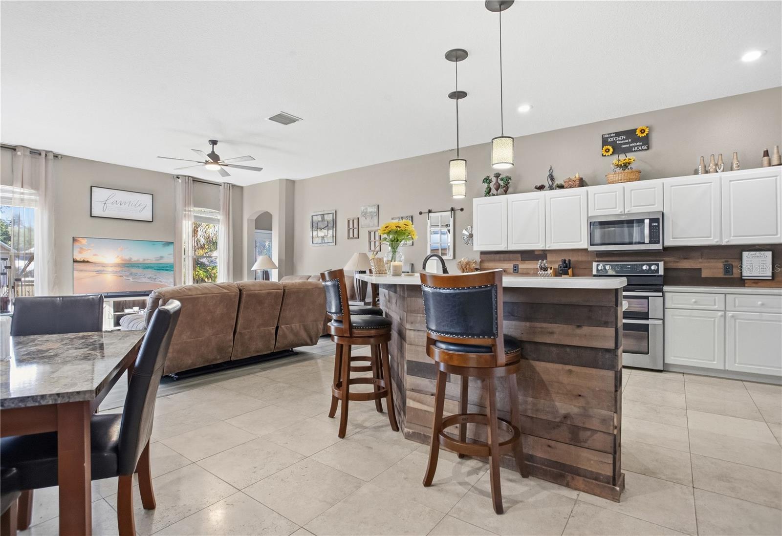 10003 COUNTRY CARRIAGE CIR, RIVERVIEW, FL, 33569