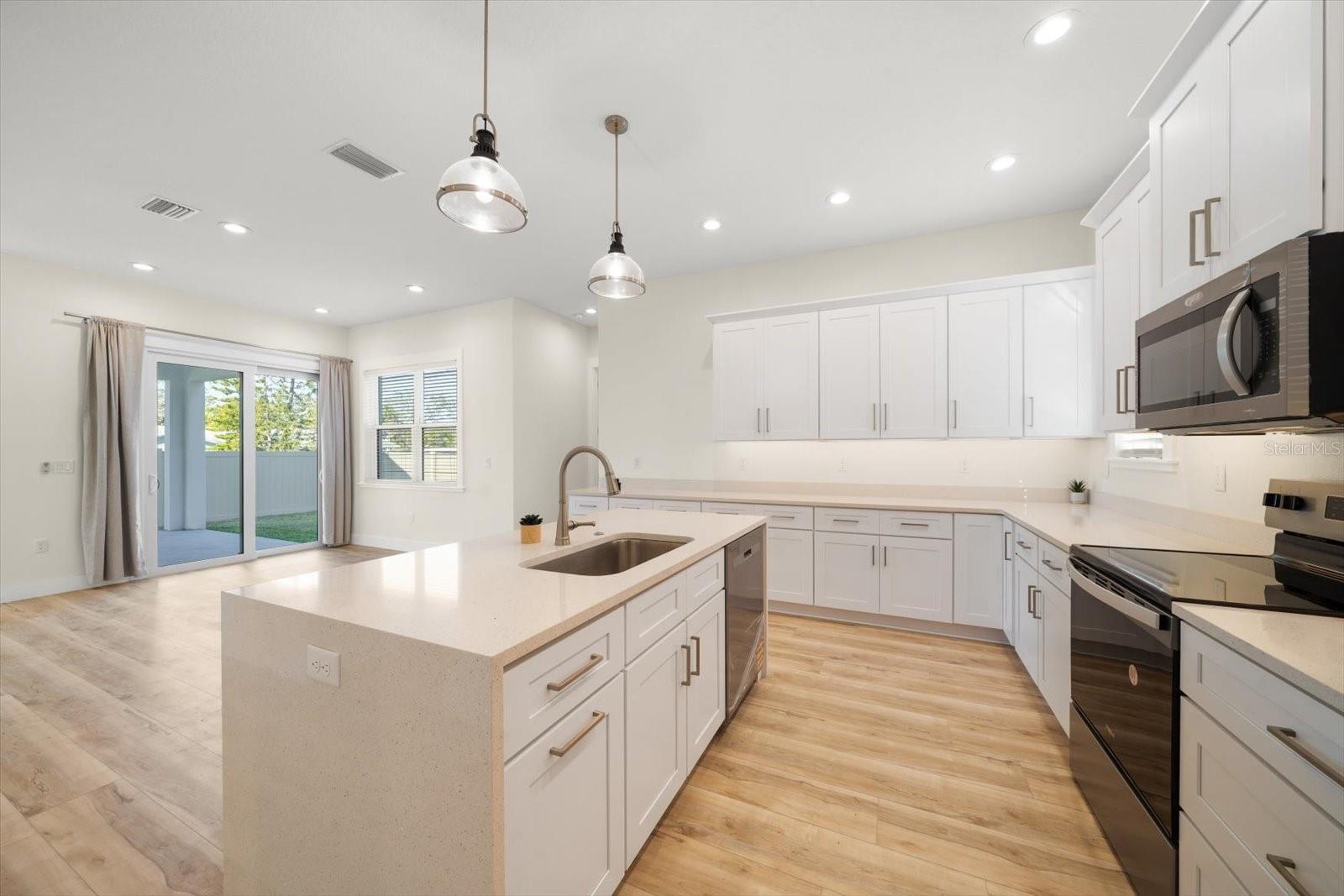 14733 SUNSET DR, LARGO, FL, 33774