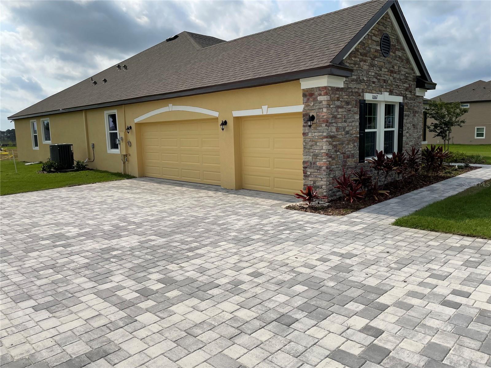 10067 DOLPHIN GULL CIR, THONOTOSASSA, FL, 33592