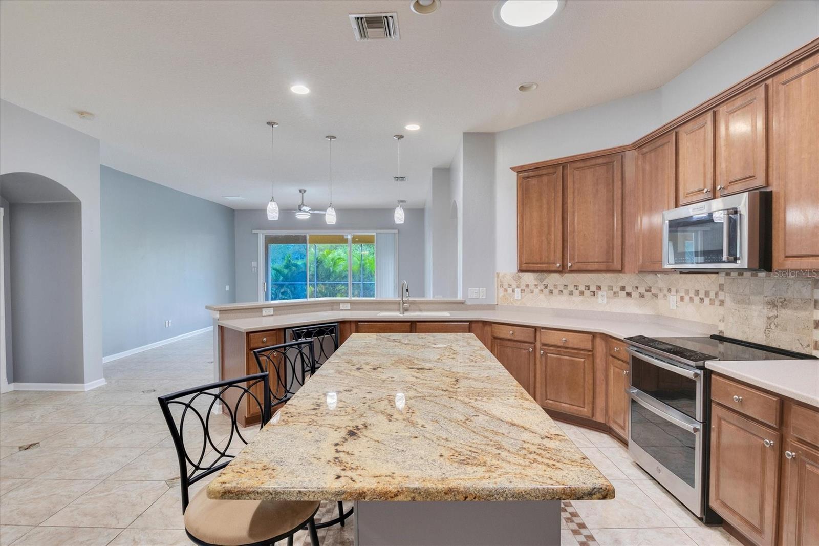 3531 FORTINGALE DR, WESLEY CHAPEL, FL, 33543