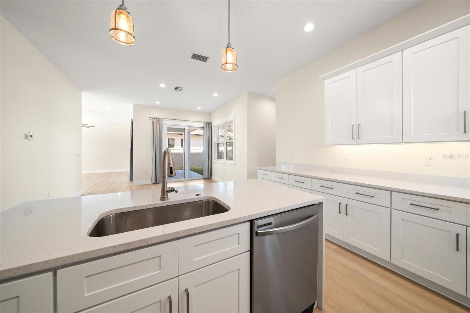 14723 SUNSET DR, LARGO, FL, 33774