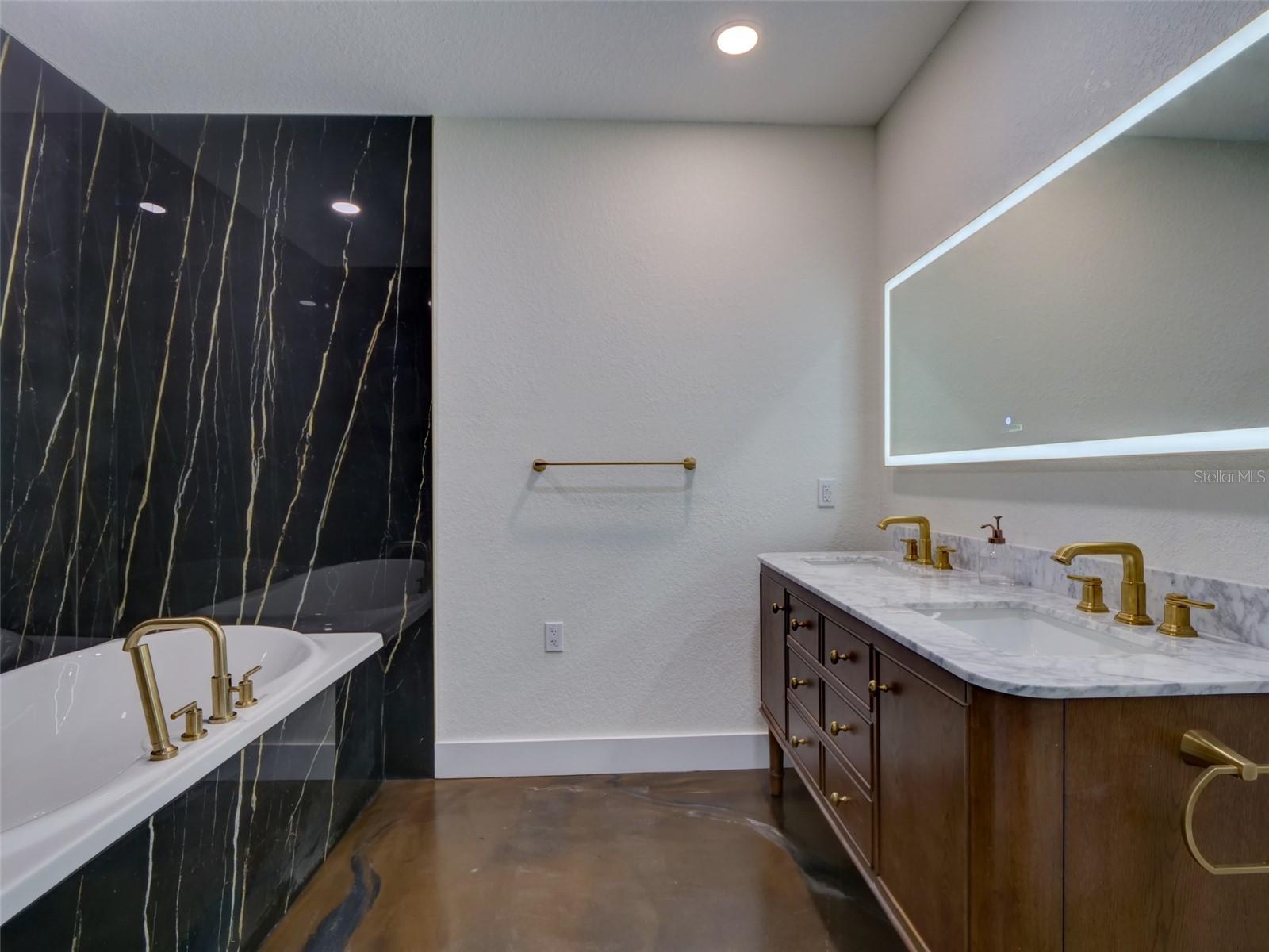 34370 RICHARDSON BLVD, WEBSTER, FL, 33597