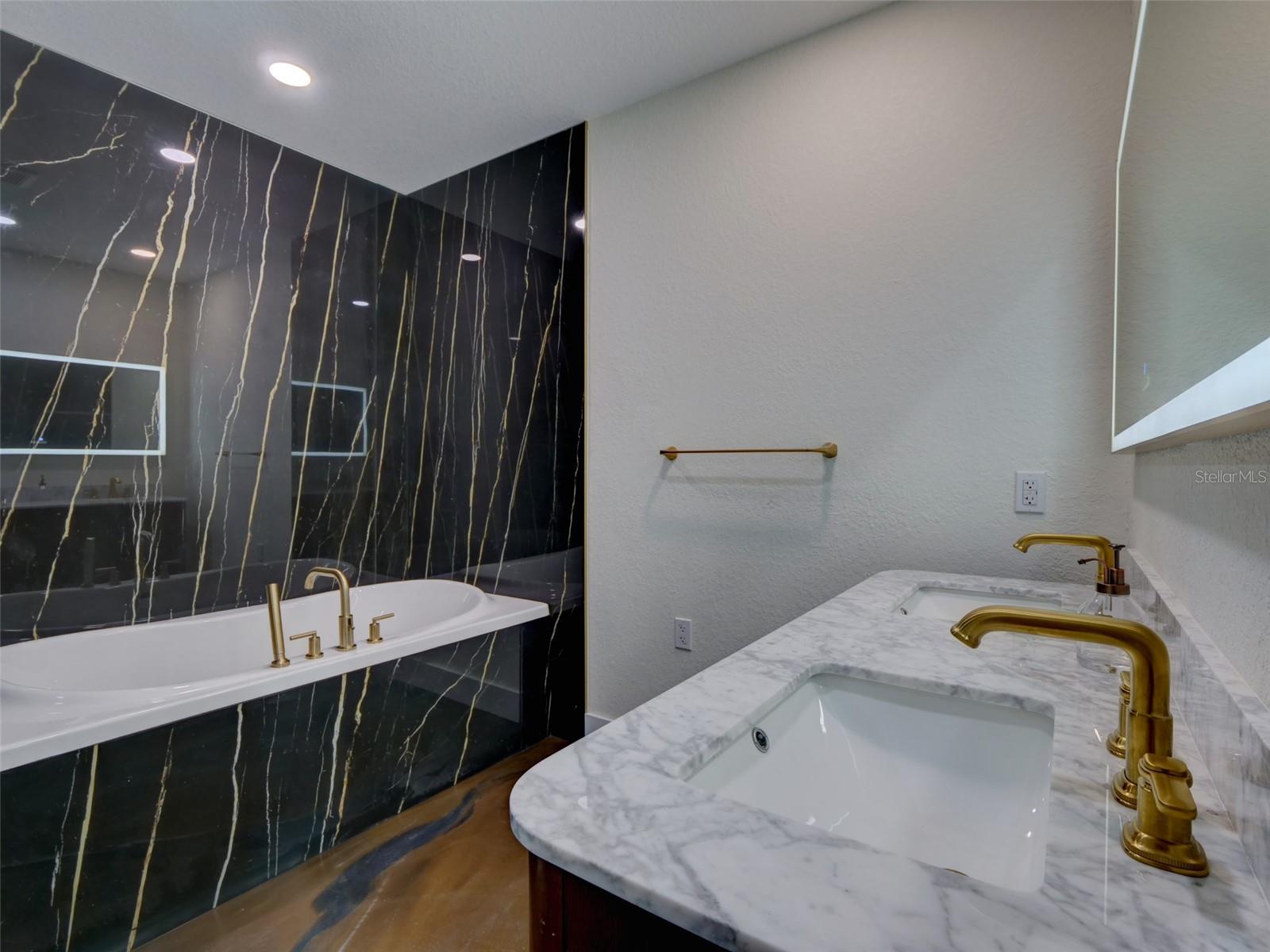 34370 RICHARDSON BLVD, WEBSTER, FL, 33597