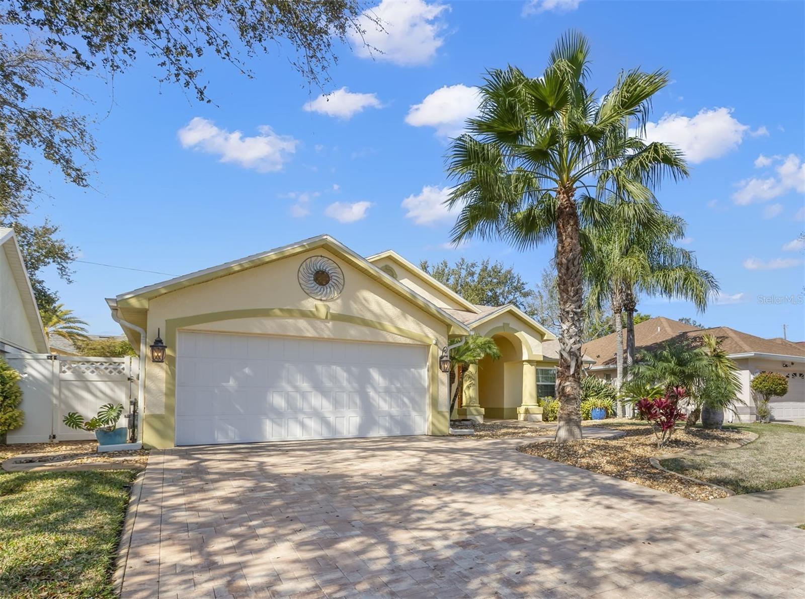 738 N LAKE BLVD, TARPON SPRINGS, FL, 34689