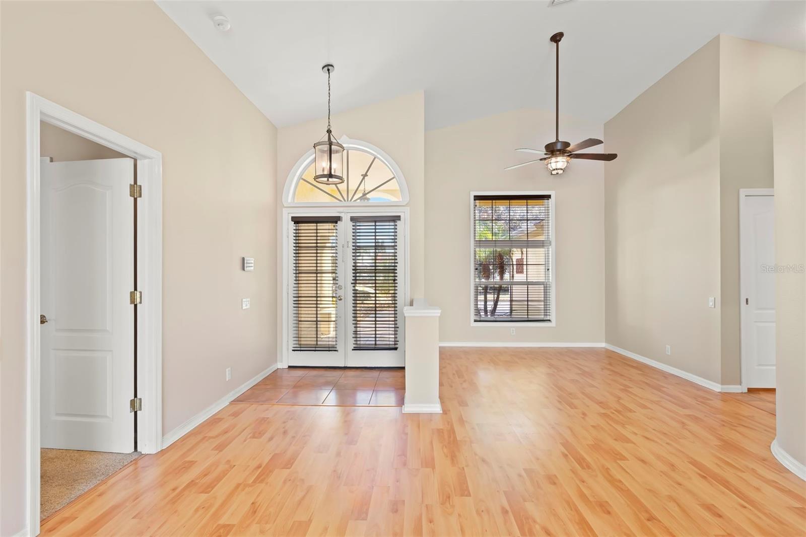 738 N LAKE BLVD, TARPON SPRINGS, FL, 34689