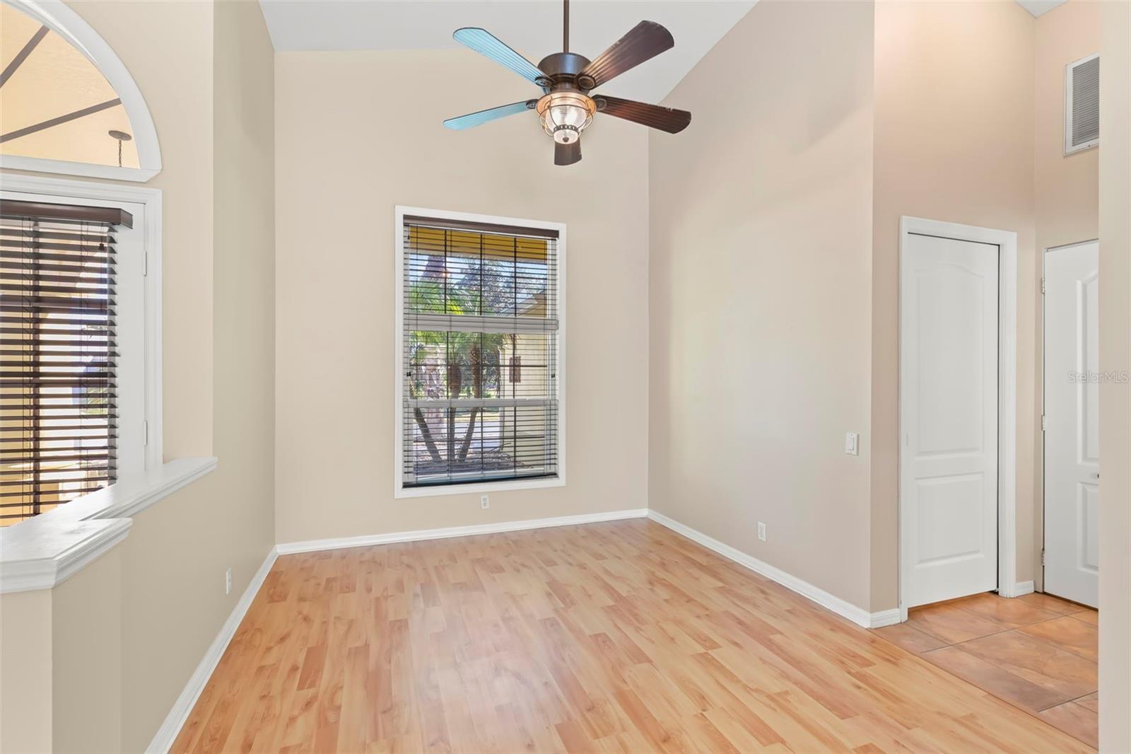 738 N LAKE BLVD, TARPON SPRINGS, FL, 34689