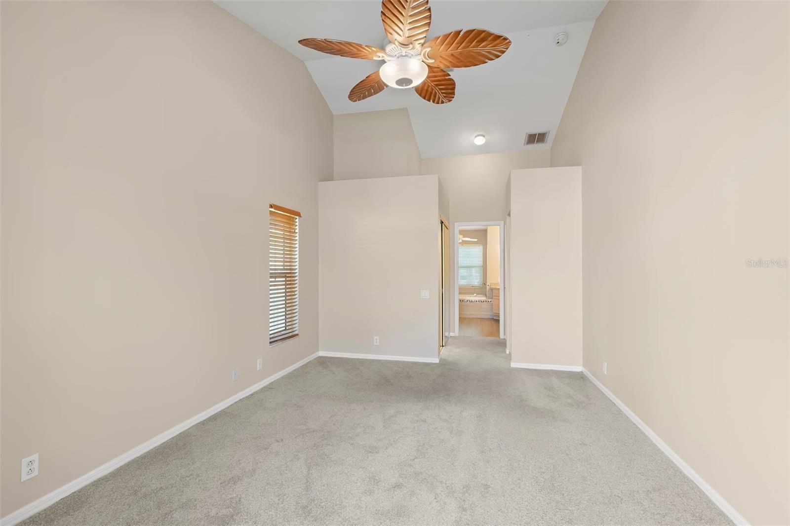 738 N LAKE BLVD, TARPON SPRINGS, FL, 34689