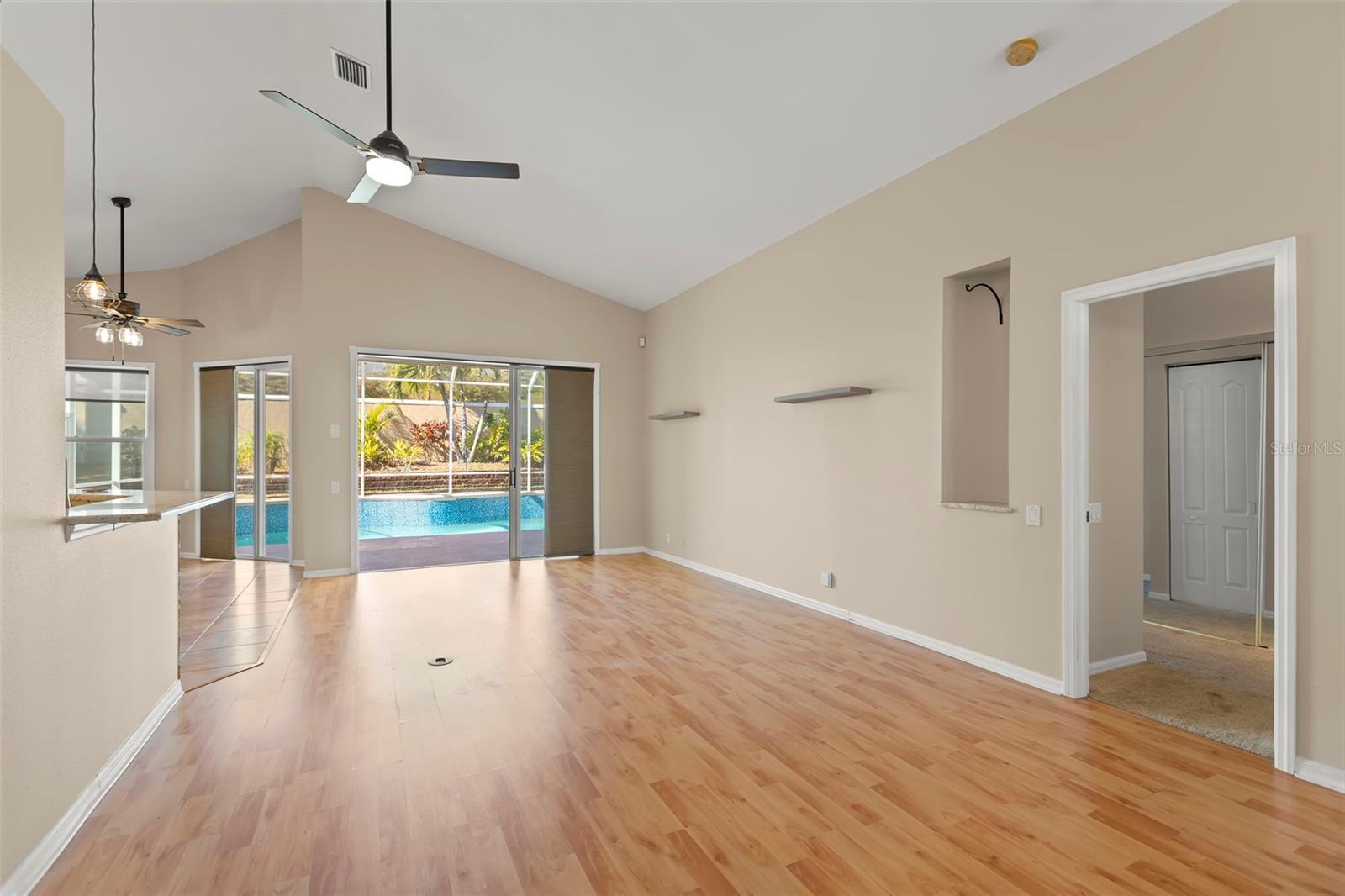 738 N LAKE BLVD, TARPON SPRINGS, FL, 34689