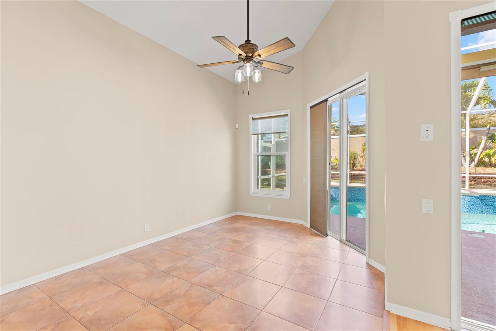 738 N LAKE BLVD, TARPON SPRINGS, FL, 34689