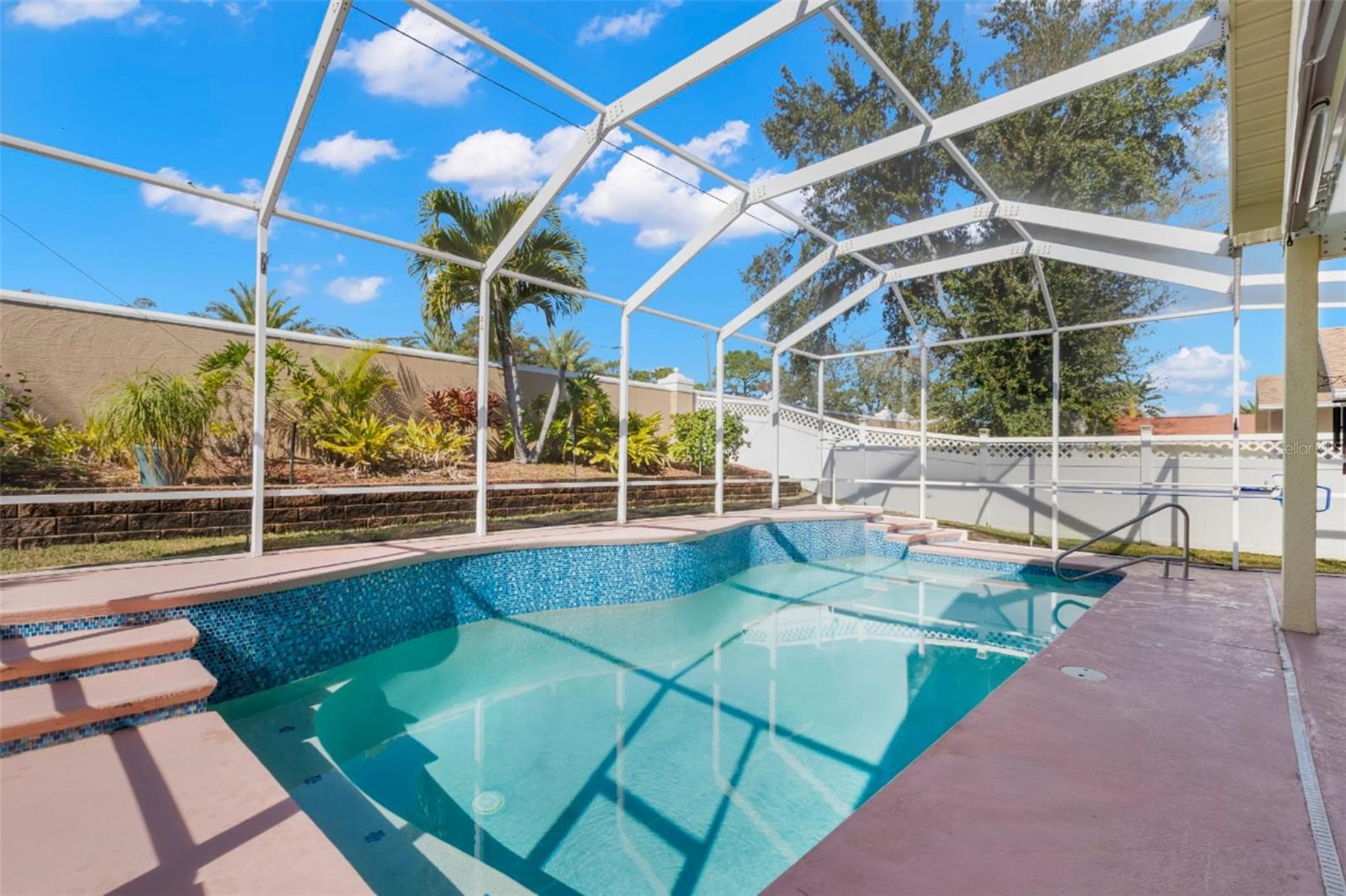 738 N LAKE BLVD, TARPON SPRINGS, FL, 34689