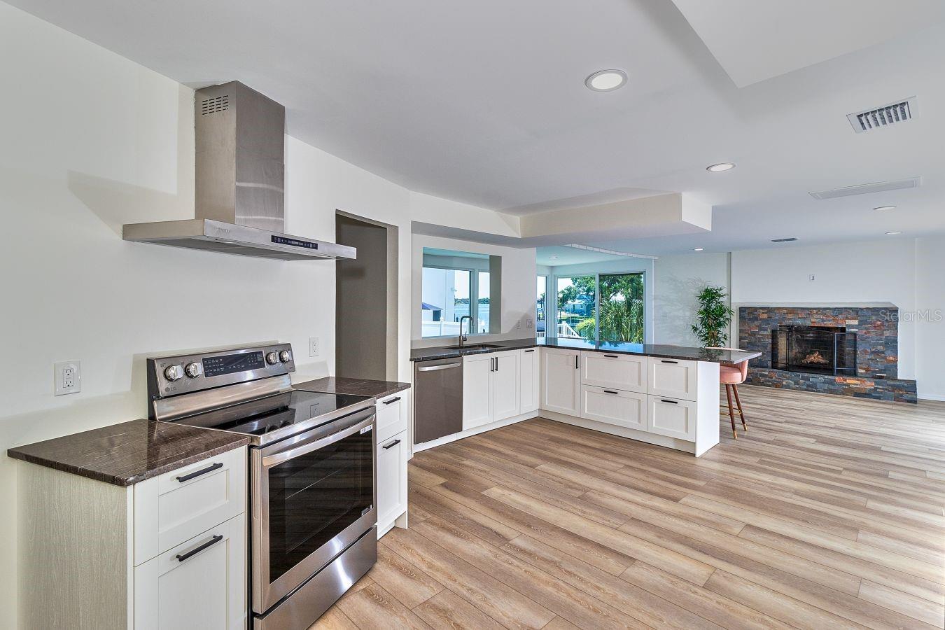 451 PALM IS NE, CLEARWATER BEACH, FL, 33767