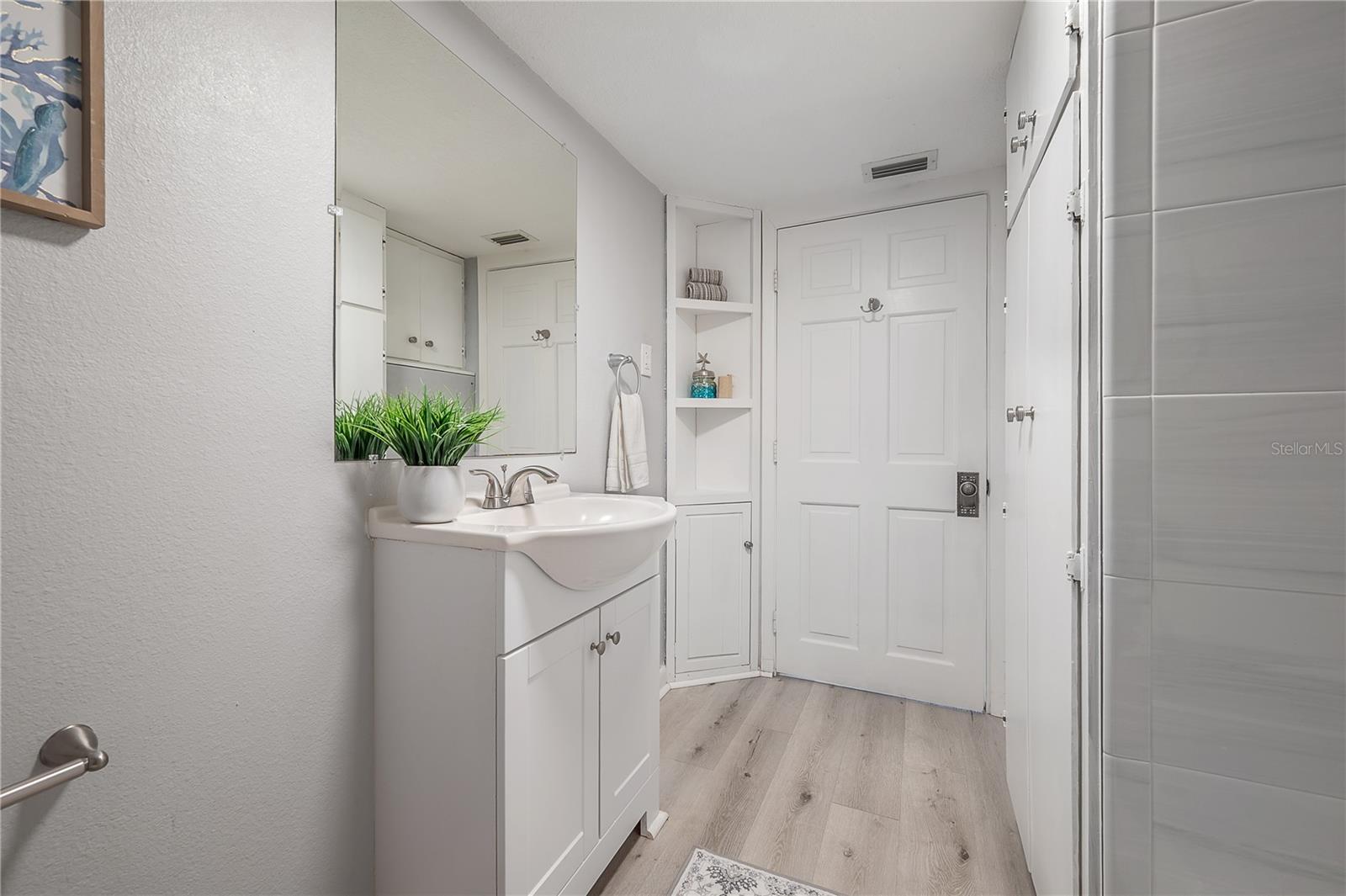 1404 E CAYUGA ST, TAMPA, FL, 33603