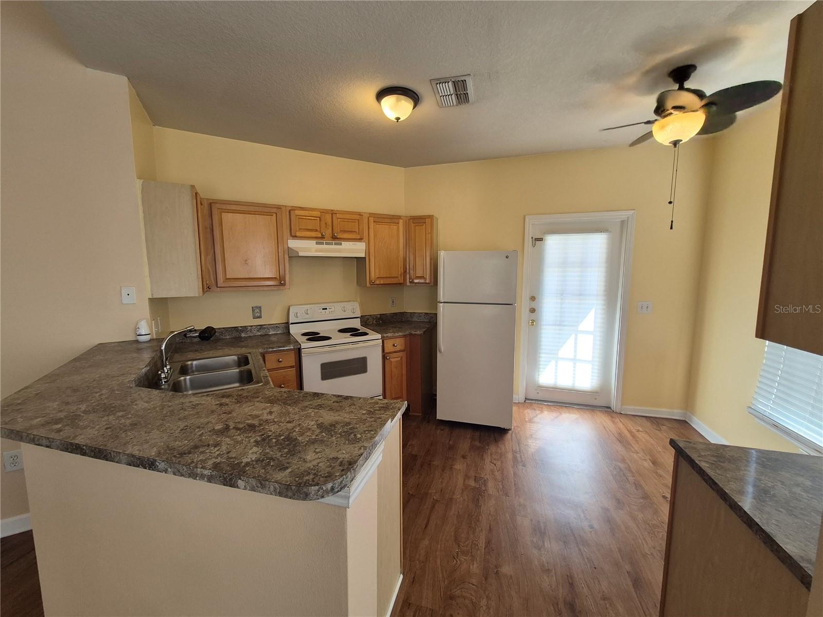 18104 VILLA CREEK DR, TAMPA, FL, 33647