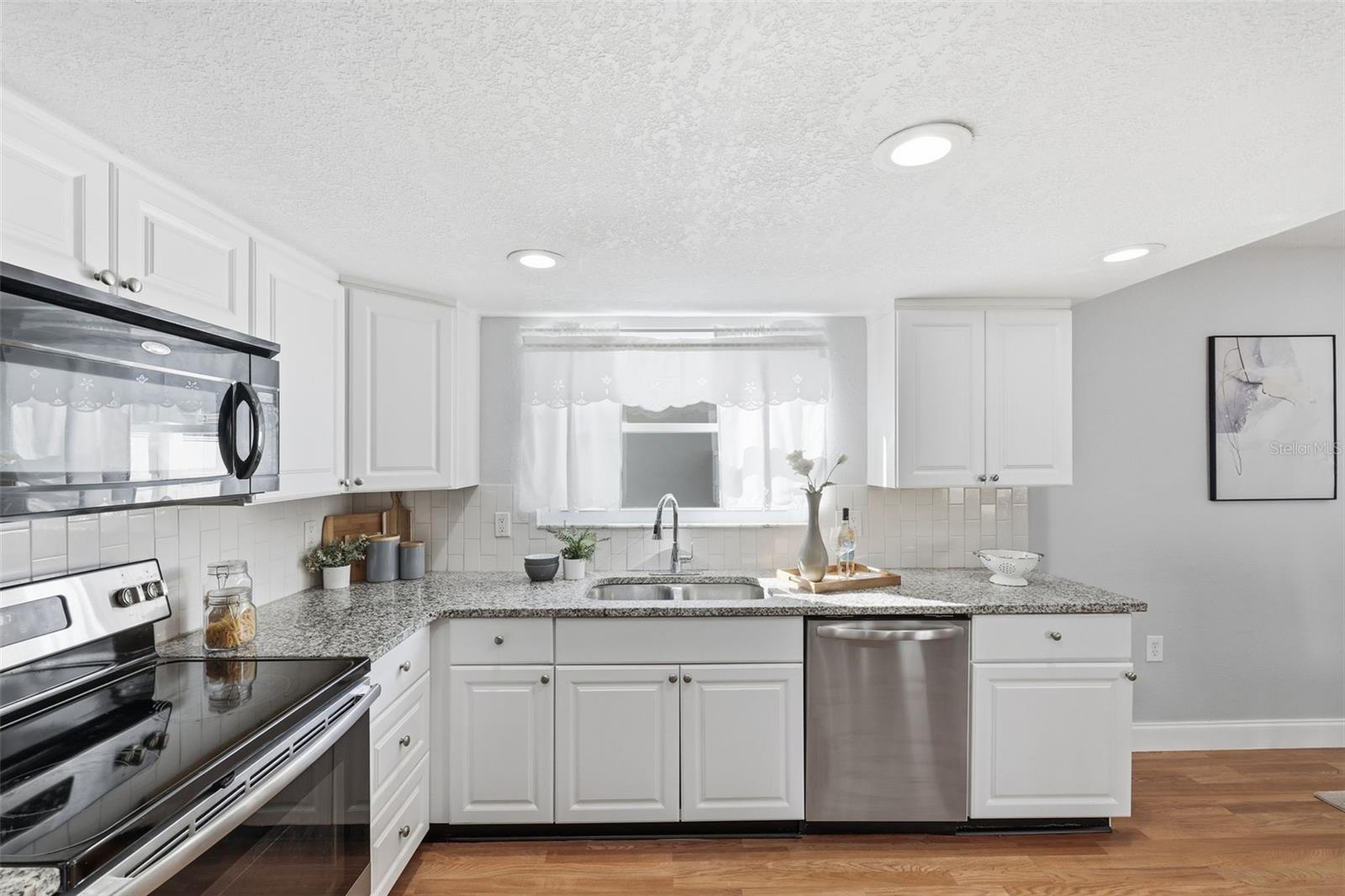 8233 REDFIELD DR, PORT RICHEY, FL, 34668