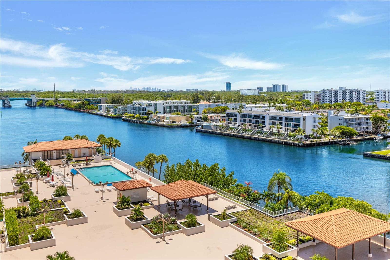 290 174 ST #1006, SUNNY ISLES BEACH, FL, 33160