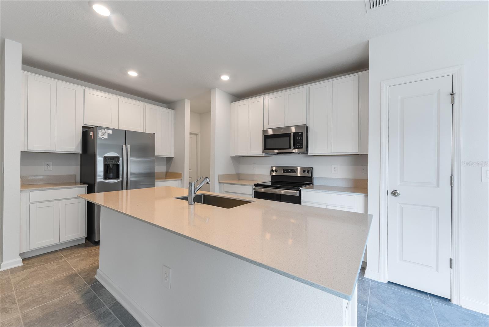 2194 AQUIFER LN, DAVENPORT, FL, 33837